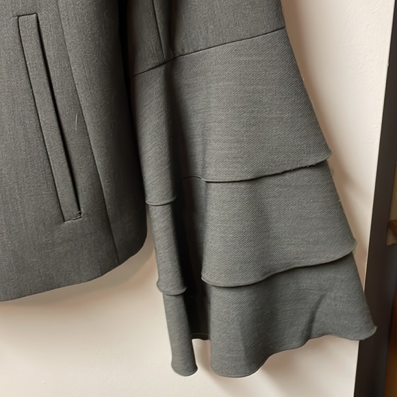 NWT Banana Republic tiered sleeve blazer - Picture 3 of 3